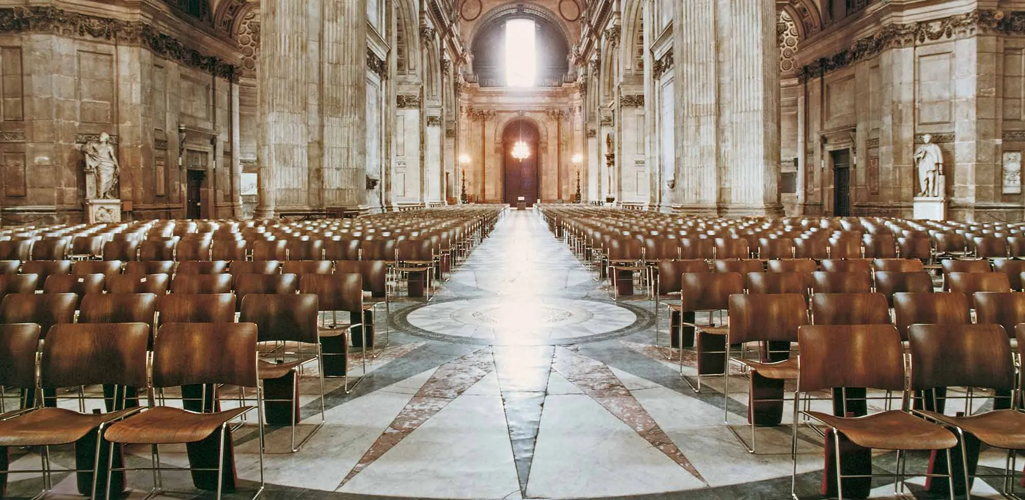40/4 chairs St. Paul’s Cathedral, UK